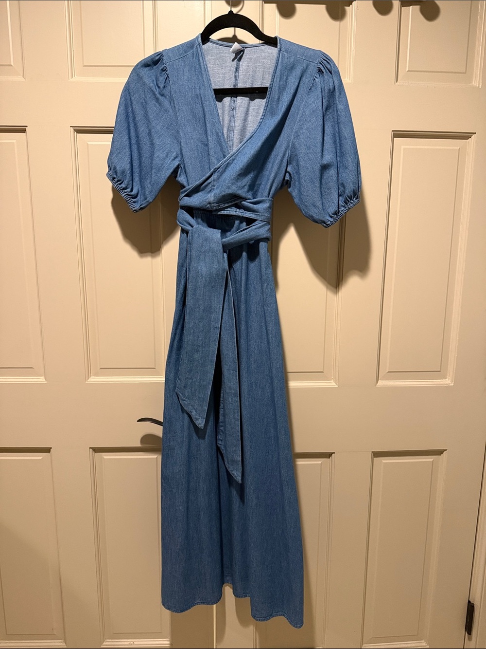 Old Navy Blue Denim Wrap Maxi Dress with Puff Sleeves - small